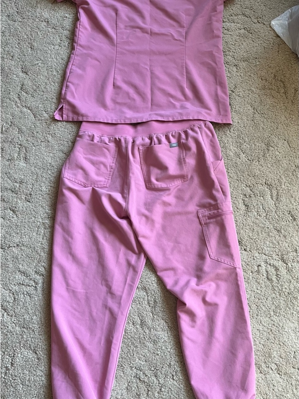 Figs chalk pink medium petite - Picture 2 of 6